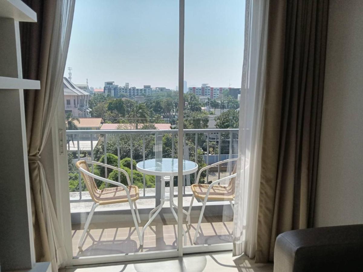 Ferienwohnung Fluffy Bed And Seaview @Bangsaen Exterior foto