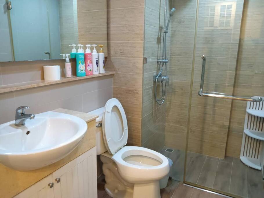 Ferienwohnung Fluffy Bed And Seaview @Bangsaen Exterior foto